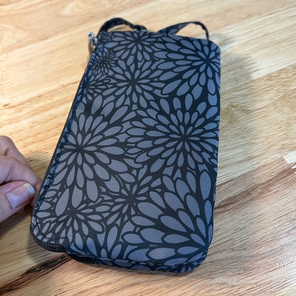 Baggallini Zip Wristlet - Picture 2 of 10